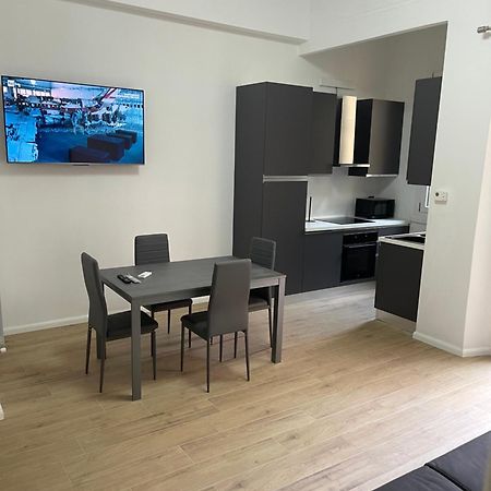 Apartamento Ampio Bilocale Zona Navigli Milán Exterior foto